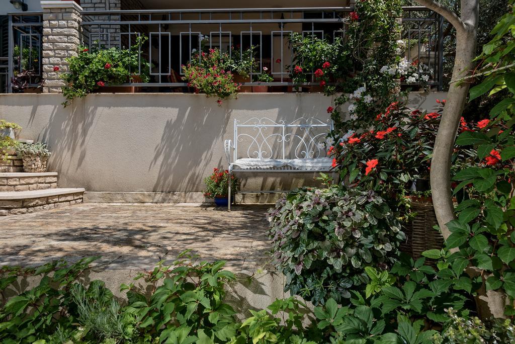 Apartman Roza Рогозниця Екстер'єр фото
