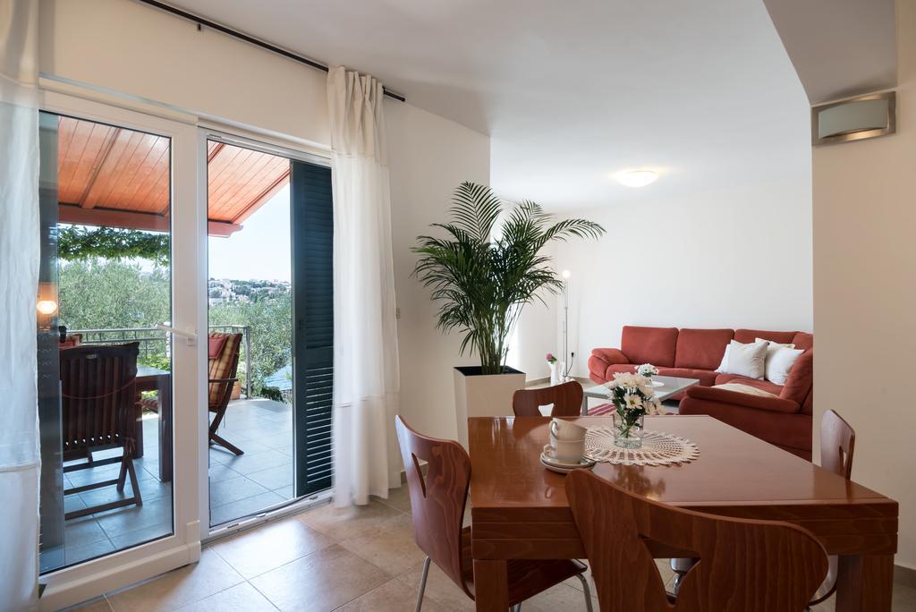Apartman Roza Рогозниця Екстер'єр фото